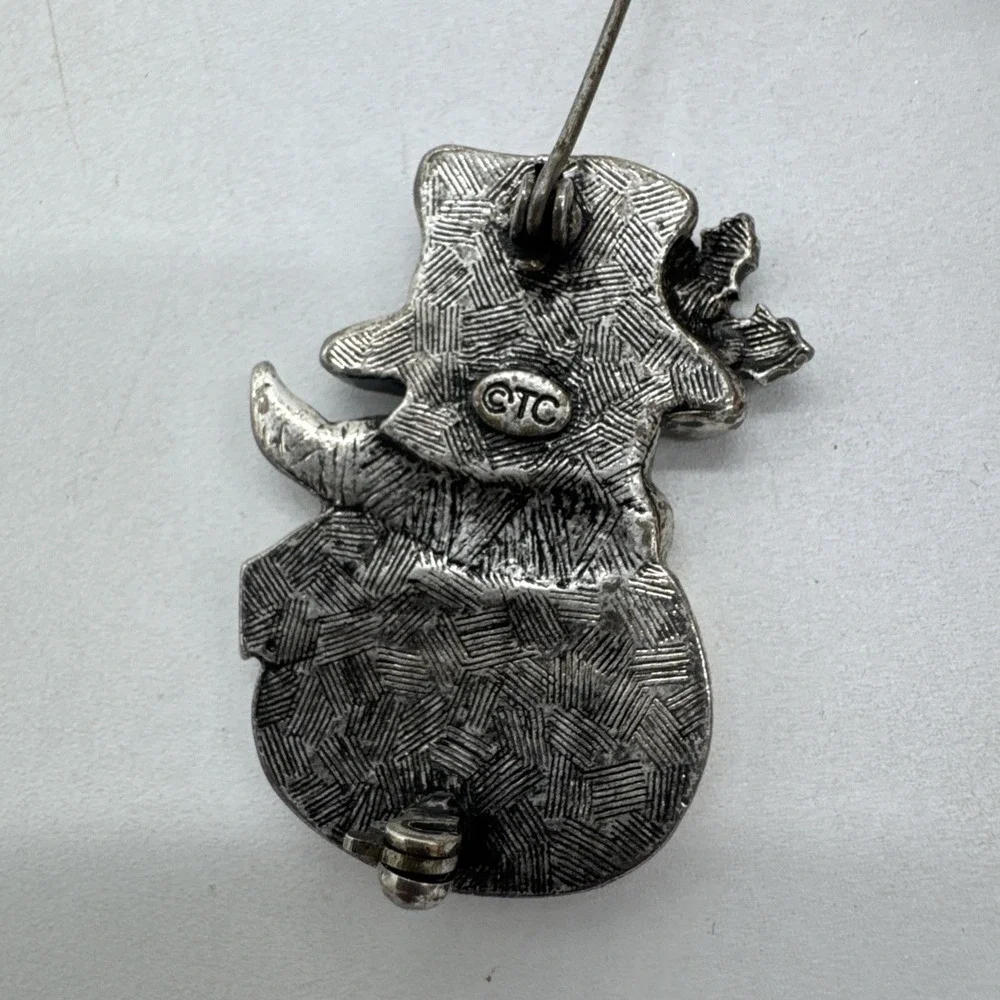 Tanya Creations beautiful brooch